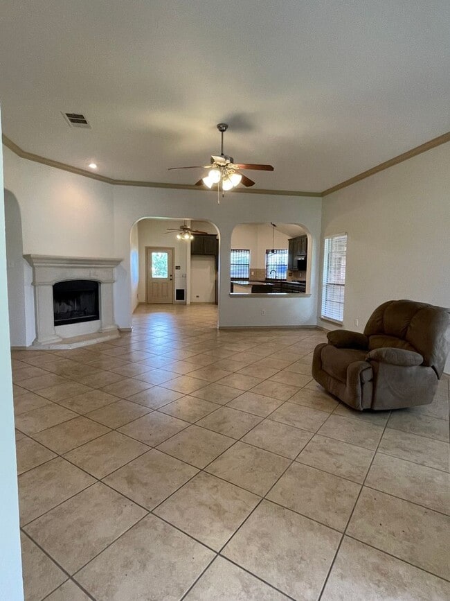 Building Photo - Beautiful Tehama Ridge Home in Cul-de-sac with Park!