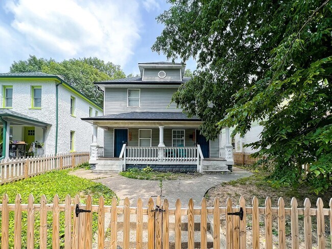 Building Photo - 1119 N Dearborn St