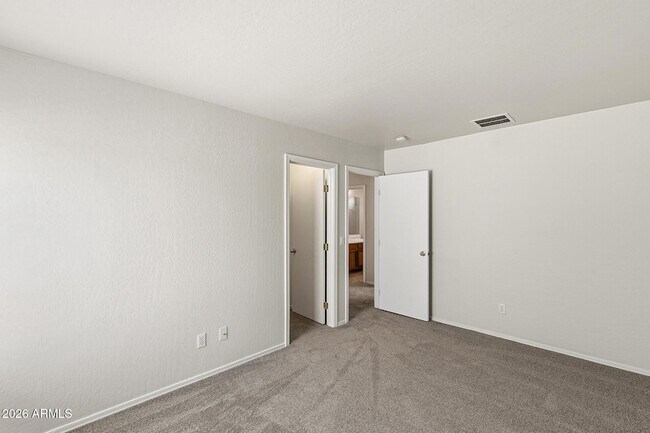 Building Photo - 14779 W Bloomfield Rd