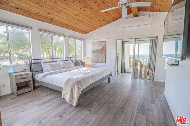 Building Photo - 35315 Glenwall St