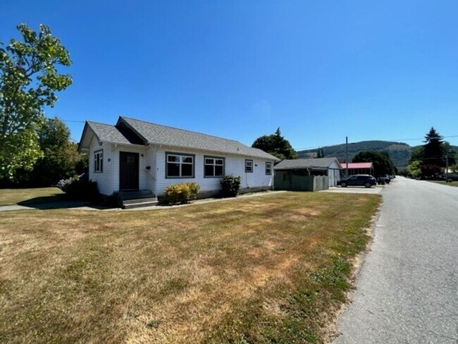 Primary Photo - 801 Jameson St