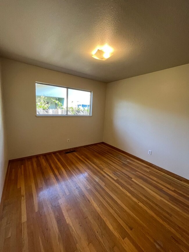 Building Photo - Anderson 1403-1405