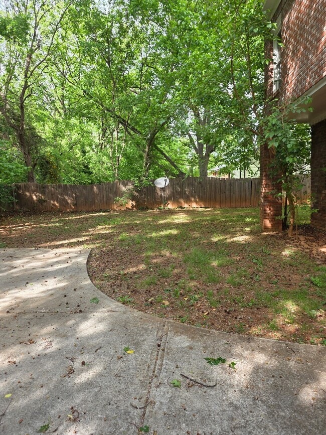 Building Photo - 2107 Whites Mill Rd