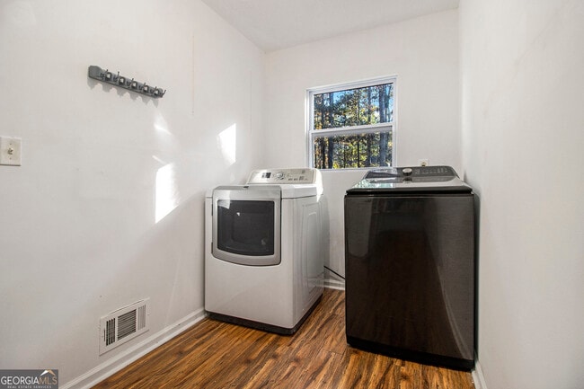 Building Photo - 8212 Lullwater Ct