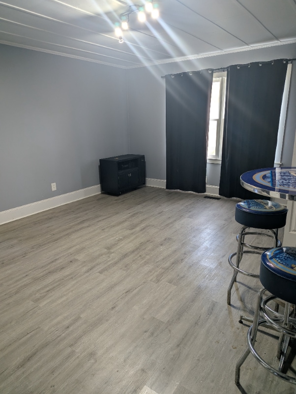 Building Photo - 814 Walker St