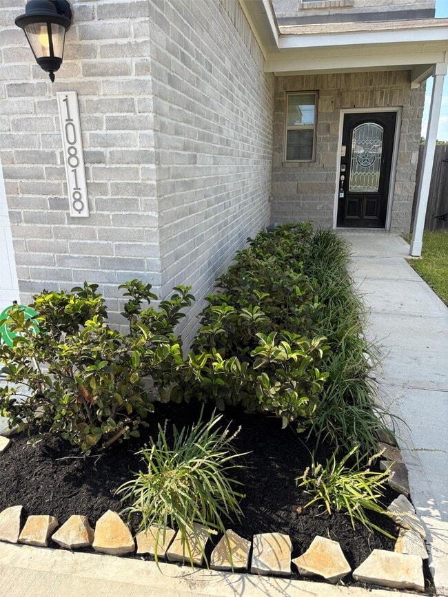 Building Photo - 10818 Catclaw Ct