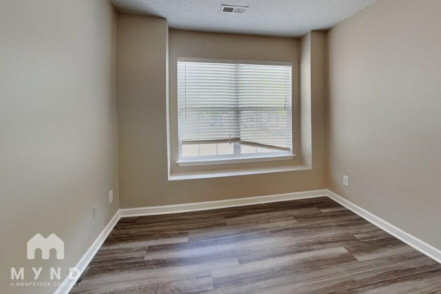 Building Photo - 312 Malamute Ln