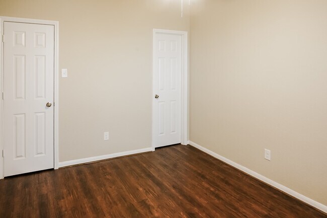 Building Photo - 19011 Woodland Leaf Ln