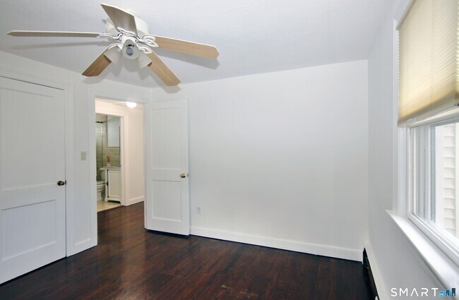 Building Photo - 37 Glen Ave