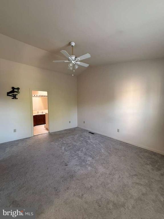 Building Photo - 5976 Norham Dr