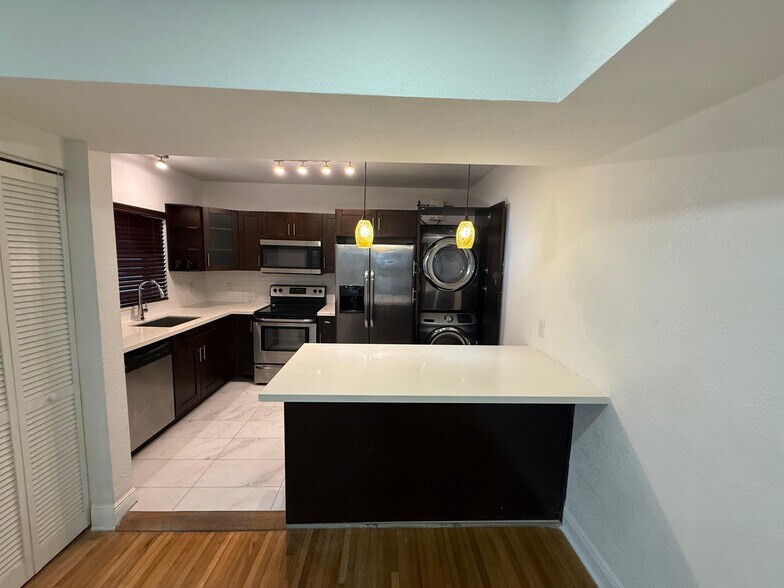 Building Photo - 3669 NW 18th St