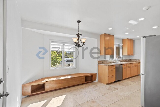 Building Photo - 3207 Forbes Ave