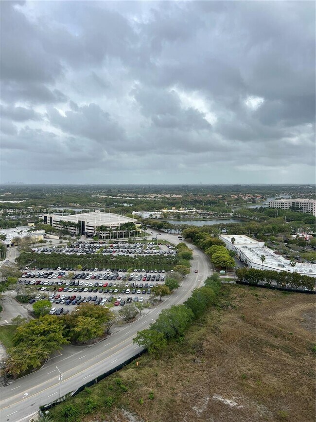 Building Photo - 2000 Metropica Wy