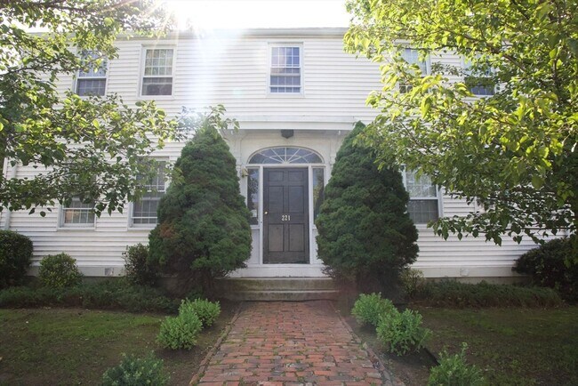 Primary Photo - 221 S Main St