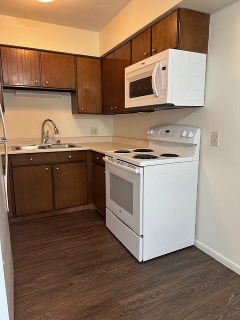 Building Photo - 634 W Foulke Ave