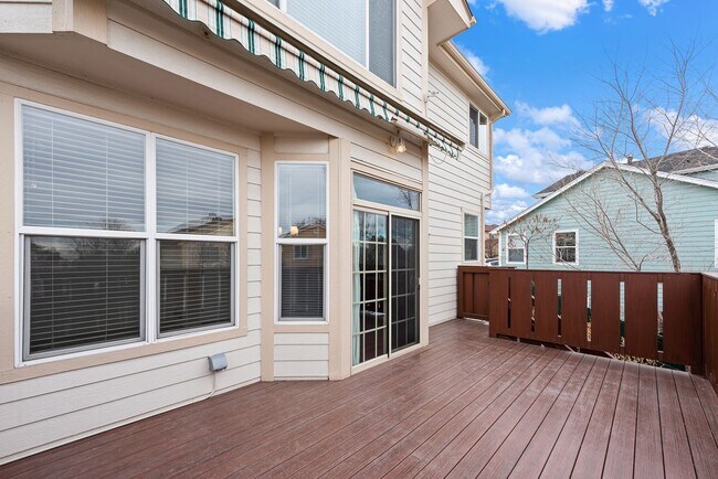 Building Photo - Long Realty & Property Management - Big home. Big yard. Big vibes. 6 beds 4 baths 3,556 sq ft Aur...