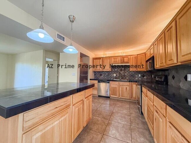 Building Photo - 7402 E Carefree Dr