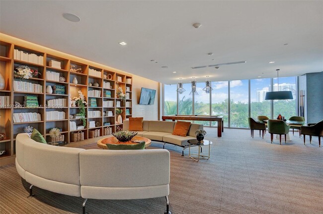 Building Photo - 16385 Biscayne Blvd