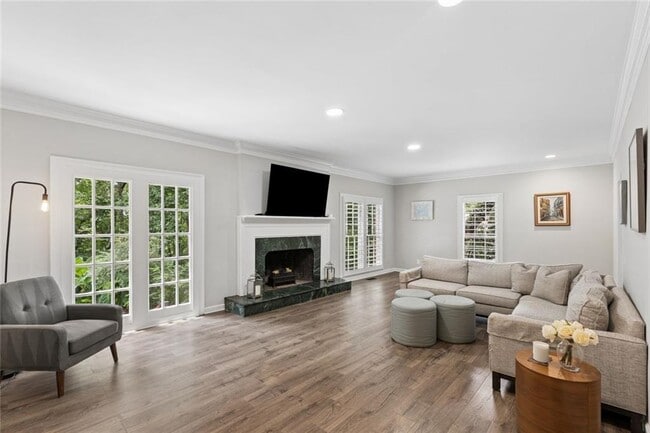 Building Photo - 210 Willow Lk Cv