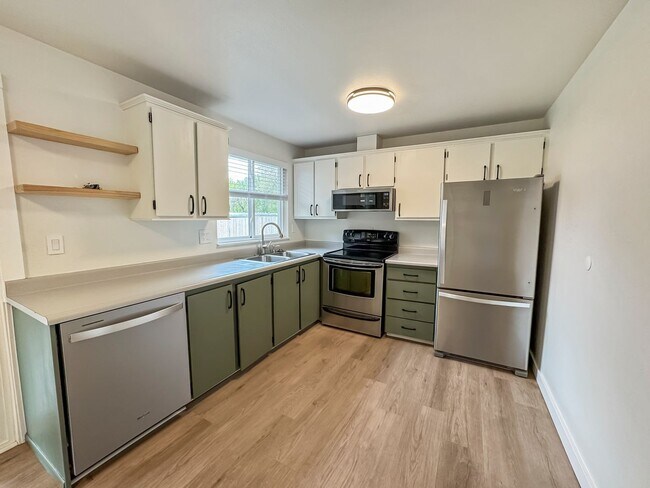 Building Photo - Immaculate Single-Level Home