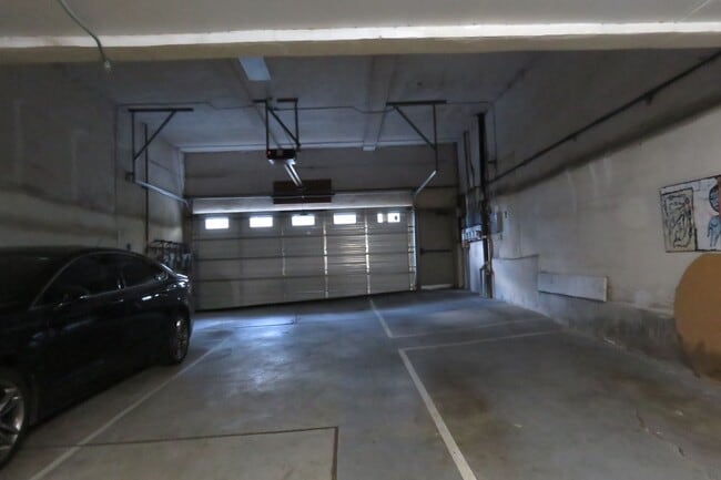 Building Photo - Hidden Gem with Outrageous Views - 1 Bedro...