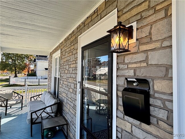 Building Photo - 204 E Bloomfield St