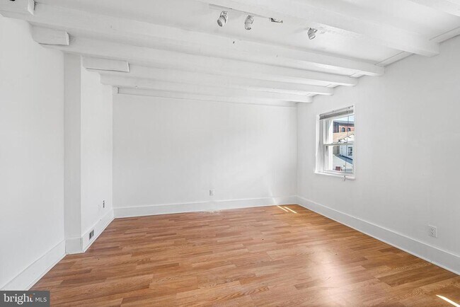 Building Photo - 1615 N Philip St