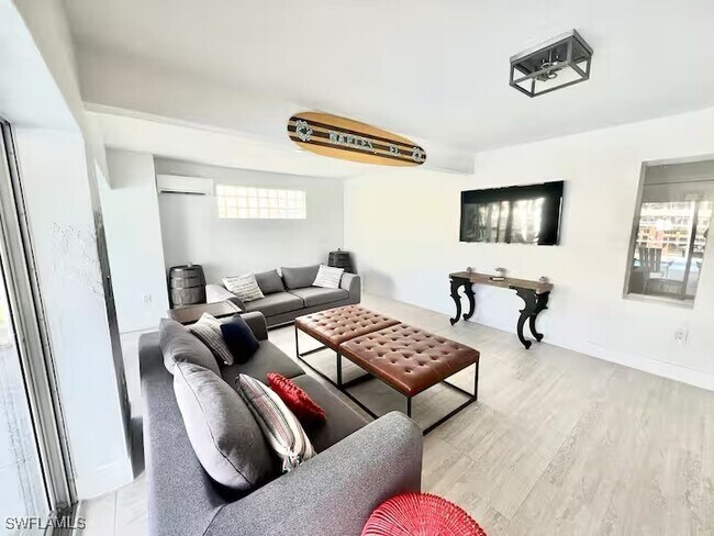 Building Photo - 437 Tradewinds Ave