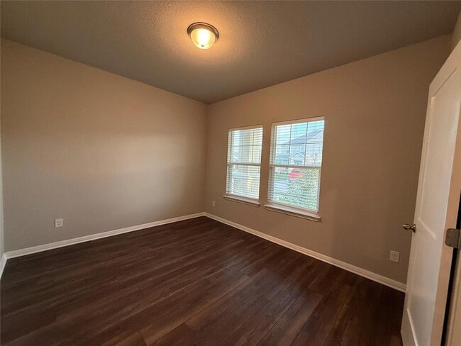 Building Photo - 104 Osier Pass