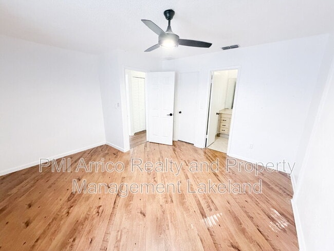 Building Photo - 222 Lakeview Dr