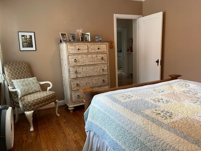 2nd bedroom - 7032 Stanford Ave