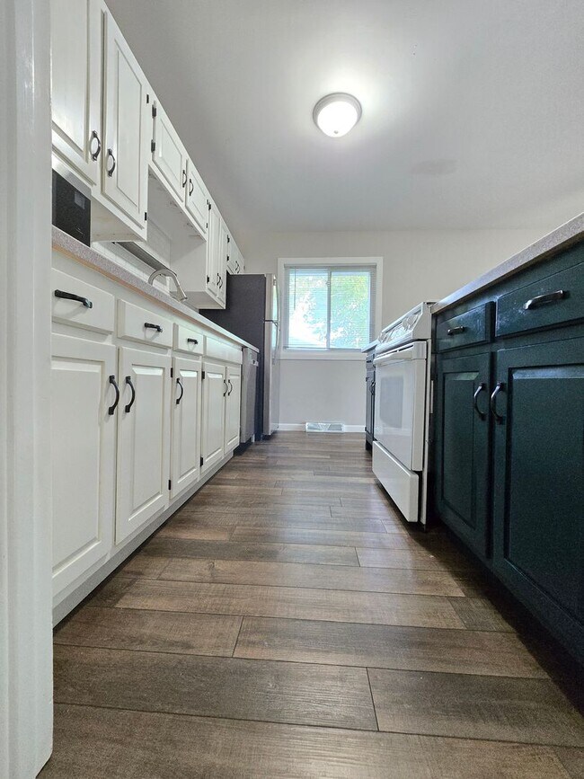 Building Photo - Quality Home Management