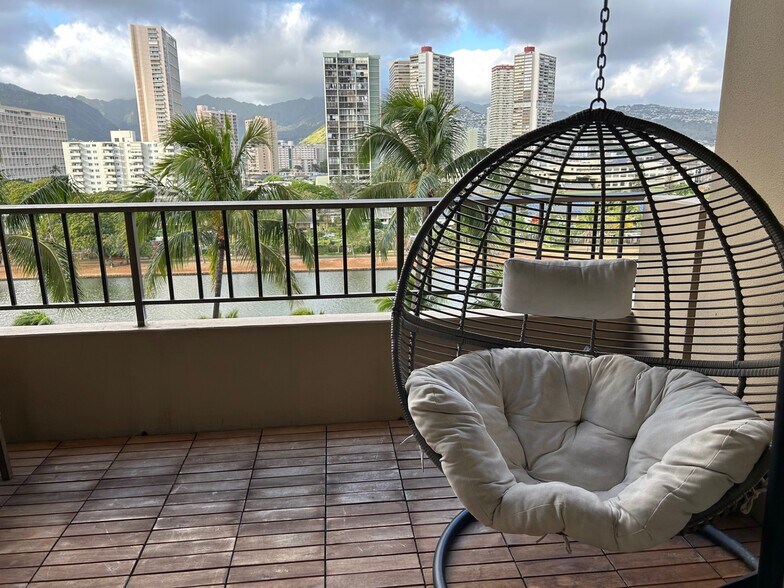 Lanai - 2121 Ala Wai Blvd