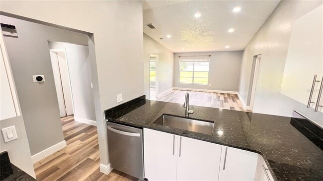 Building Photo - 1184 Calanda Ave