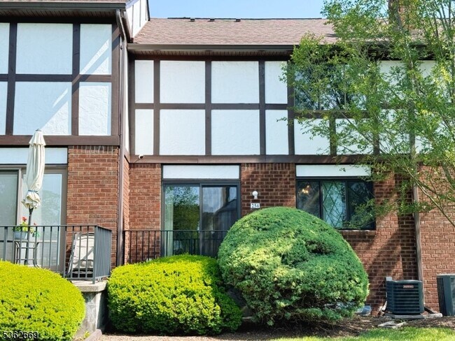 Primary Photo - 254 Wildflower Ln