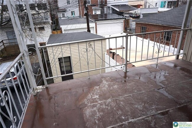 Building Photo - 128 S West St