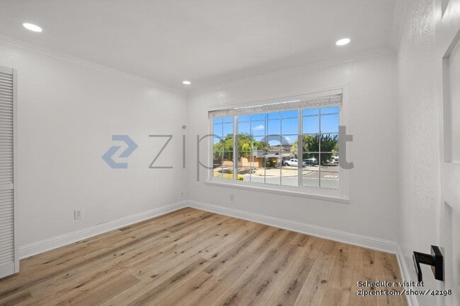Building Photo - 4574 Ellen Way