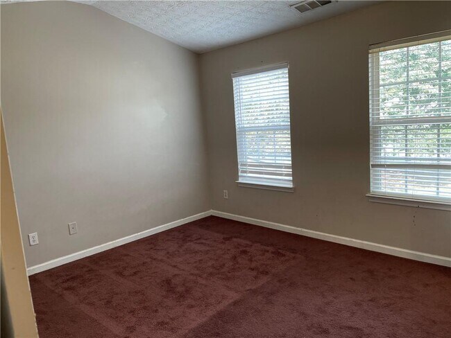 Building Photo - 6206 Flat Trce