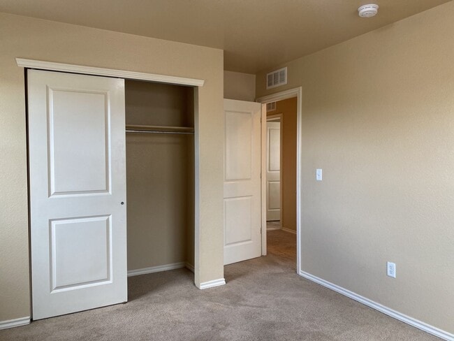 Building Photo - Lovely 3 Bed 2.5 Bath Home in Timbervine