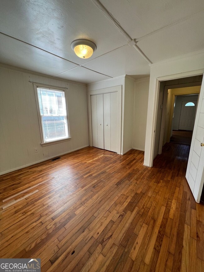 Building Photo - 145 Herring St