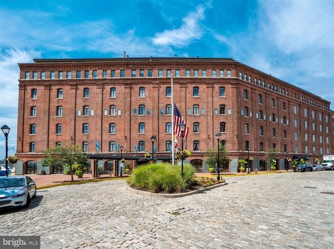 Building Photo - 1000 Fell St