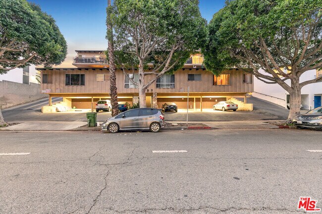 Building Photo - 2637 S Centinela Ave