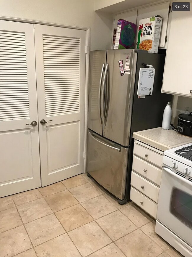 Refrigerator - 609 S El Molino Ave