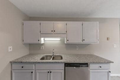 Building Photo - 8541 Westchester Dr
