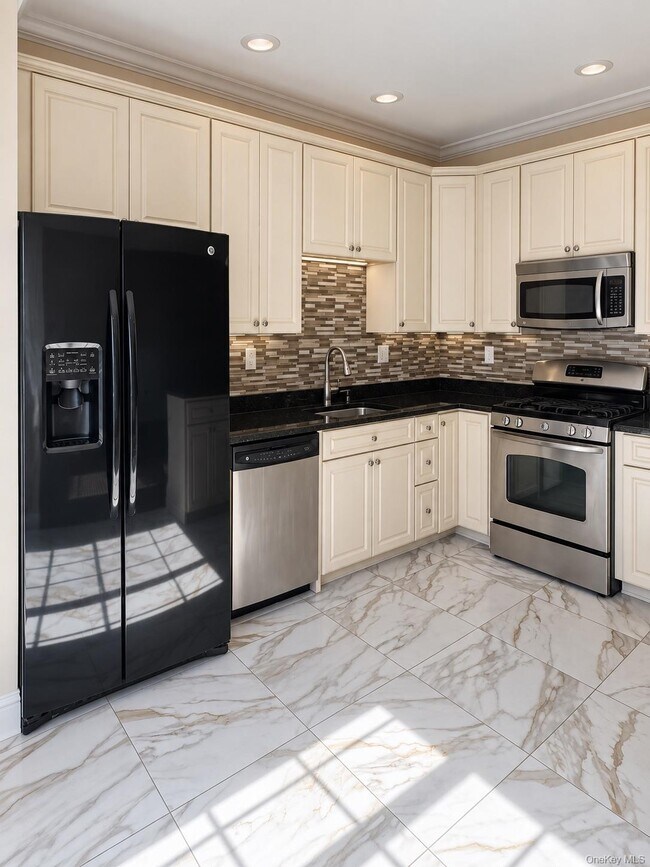 Building Photo - 1115 Balsam Dr