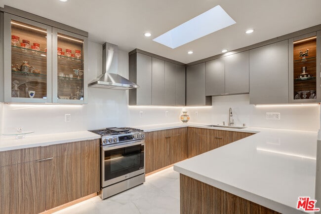 Building Photo - 4520 Gable Dr