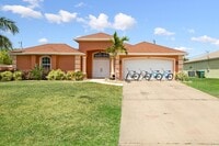 Building Photo - Pool Home for rent