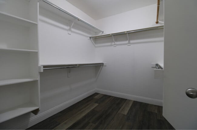 Building Photo - 1405 Meadowlark Ln