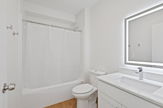 Building Photo - Brand-new 6B3B Townhouse near UW starts from $799/room.