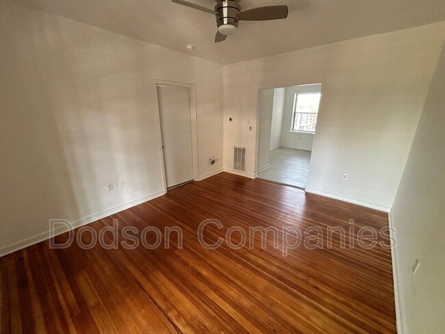 Primary Photo - 21 N Stafford Ave